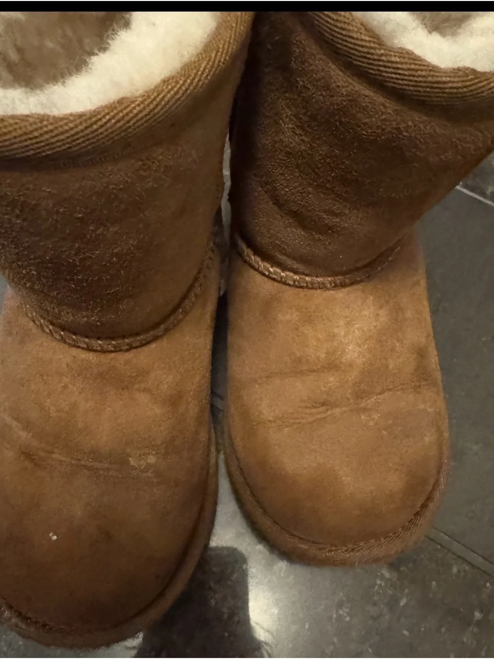 UGG Kids Chestnut Shearling-Lined Mittens